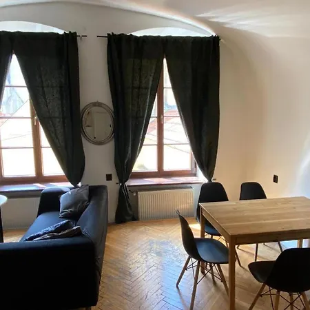 Main Square 18 View 2 Appartement