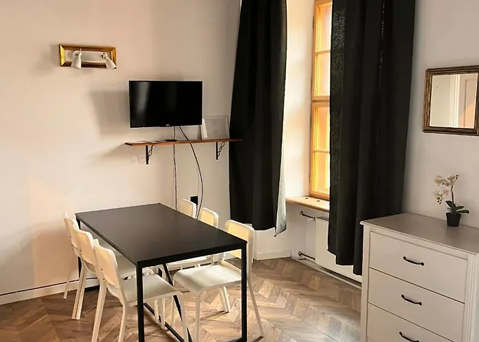 Main Square 18 View 2 *