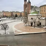 Main Square 18 View 2 דירה קרקוב
